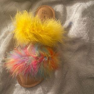 2 Strap Sandals With Colorful Fur